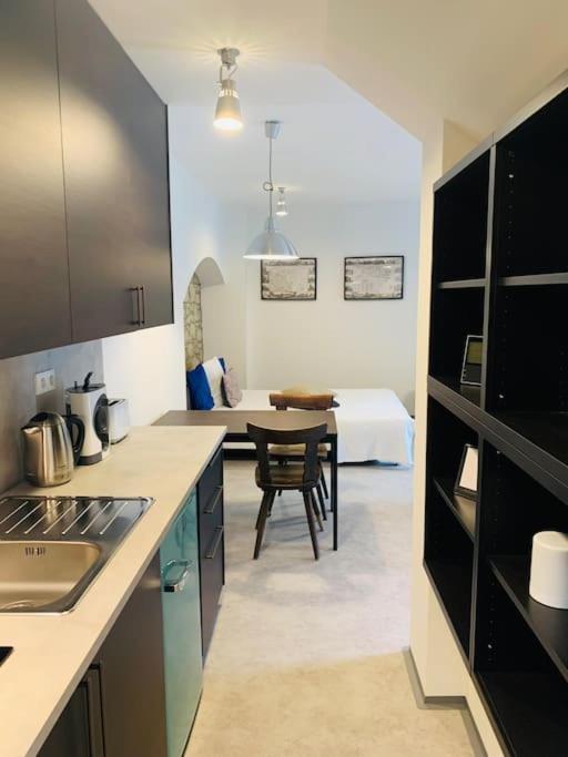 Cozy Friendly Place With Free Parking Prague Exterior photo